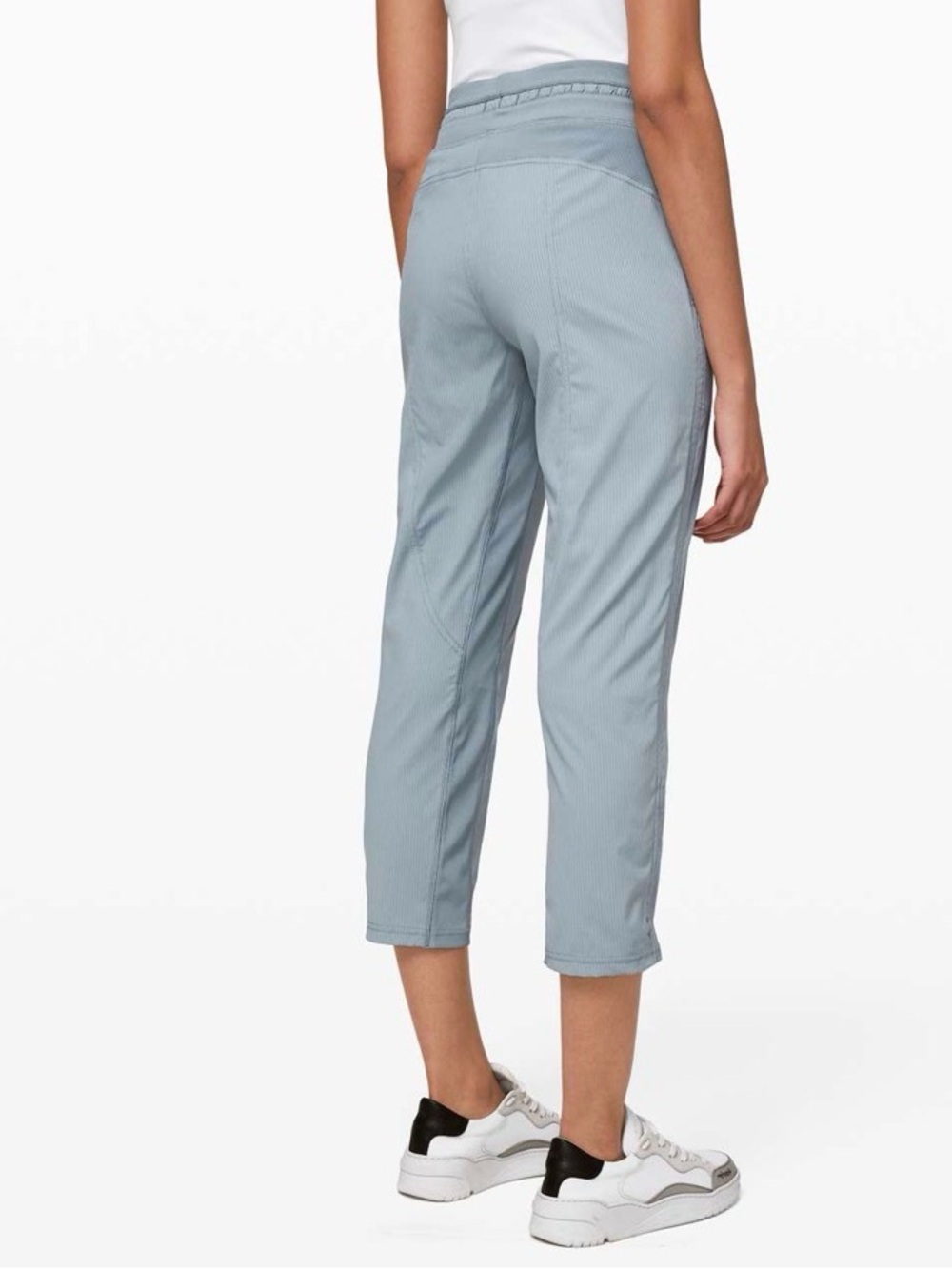 Lululemon Dance Studio *25"
Chambray Size 6